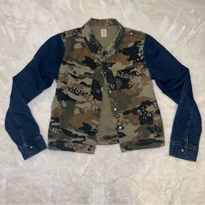 Volcom Green Camouflage Studded Jean Jacket Size Medium